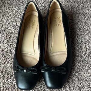 Leather Square Toe Ballet Flat With Bow Naturalizer Comfort Black Size 8.5